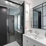 Appart-hotel-darney Holiday home *